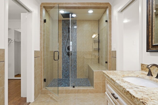 Building Photo - 4526 Benning Dr