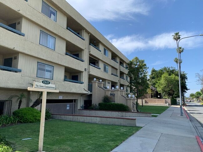 Building Photo - GREAT & SPACIOUS 2BD 2BA FOR LEASE!