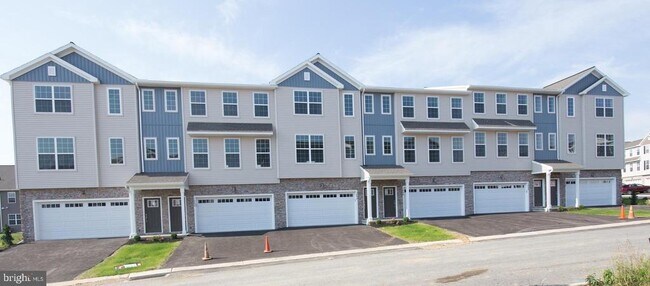Building Photo - 1817 Shady Ln