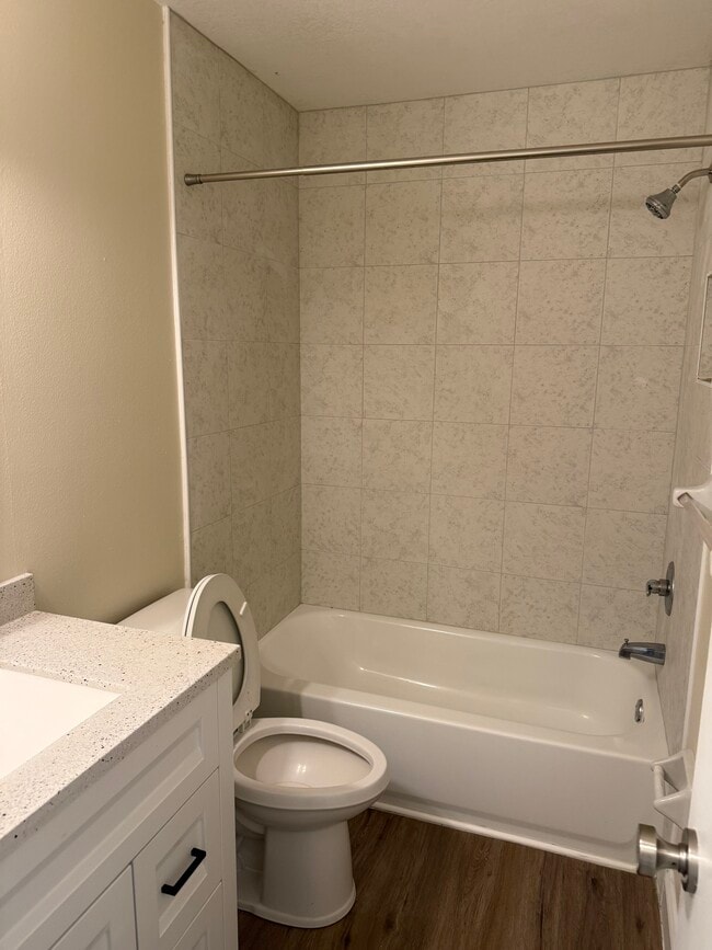 Building Photo - 1431 Sheafe Ave NE