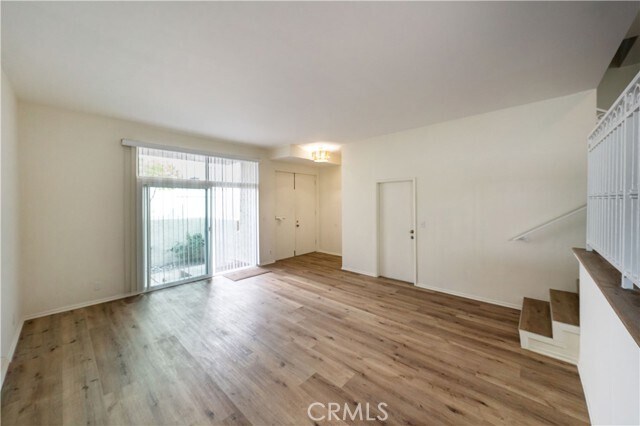 Building Photo - 423 2nd St