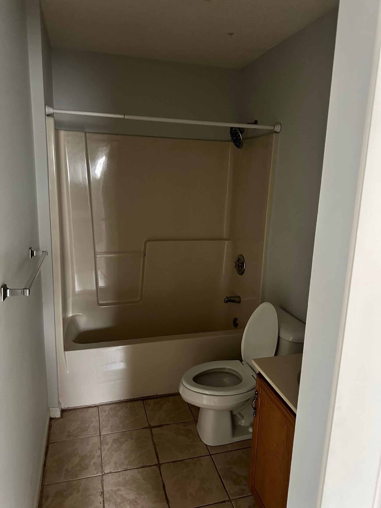 Upstairs Bath - 106 Lullwater Dr