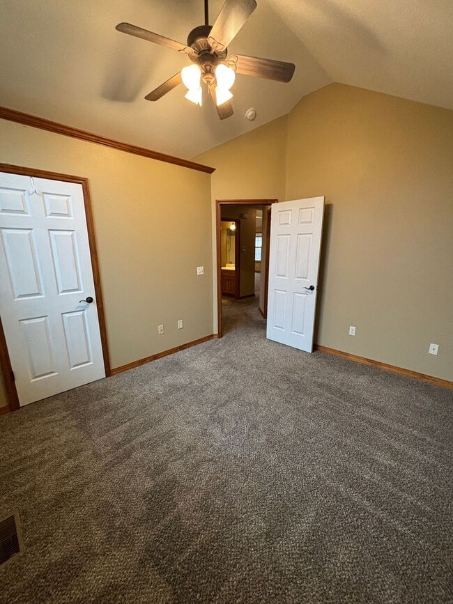 Building Photo - 4 Bed 2 Bath Home in Nixa!!