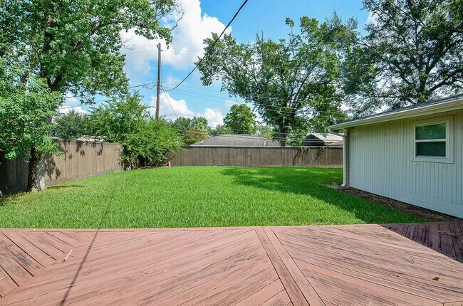 Building Photo - 10050 Haddington Dr