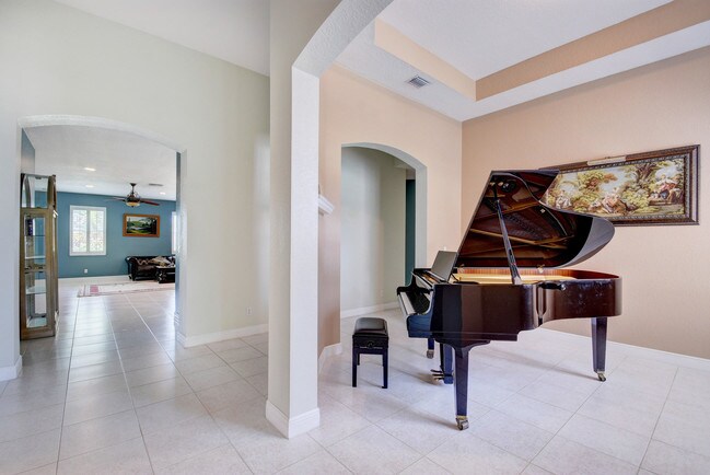 Building Photo - 1501 Stonehaven Estates Dr