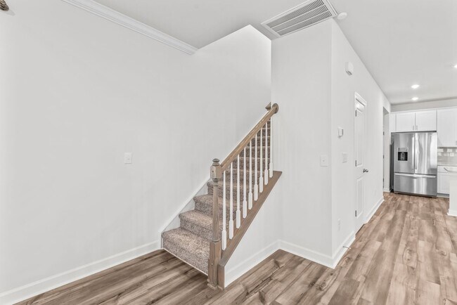 Building Photo - (Coming Soon) Beautiful 4 bedroom home in Belmont!