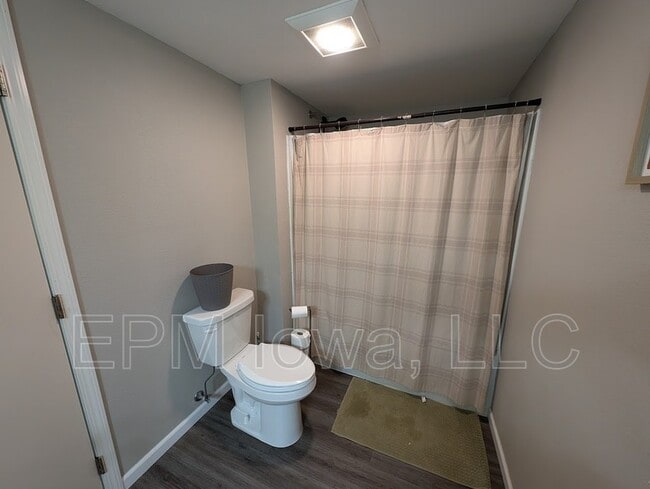 Building Photo - 608 8th Ave SW