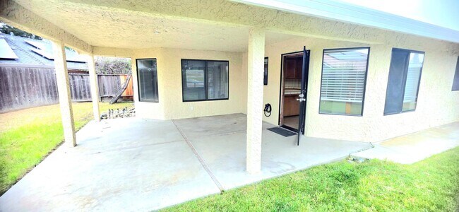 Building Photo - 1010 Nez Perce Dr