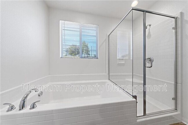 Building Photo - 21122 Saratoga Dr