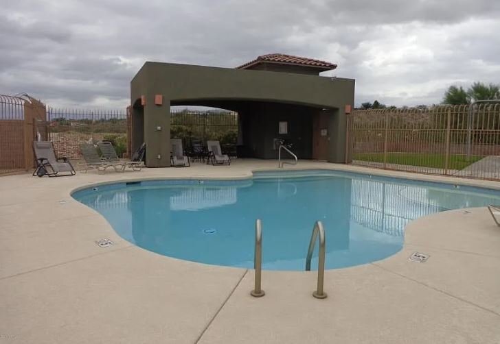 Building Photo - 10450 S Cutting Horse Dr