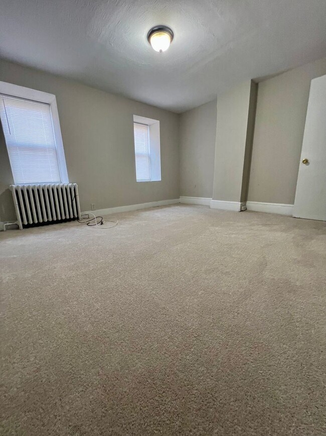 Building Photo - 3-Bedroom + Bonus Room | 1-Bath End-of-Row Townhome in Norristown – Available Now!