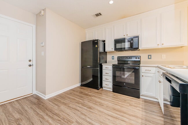 Building Photo - 321 Grand Ave