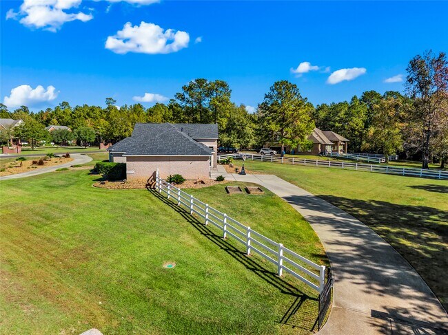 Building Photo - 11601 King George Ct