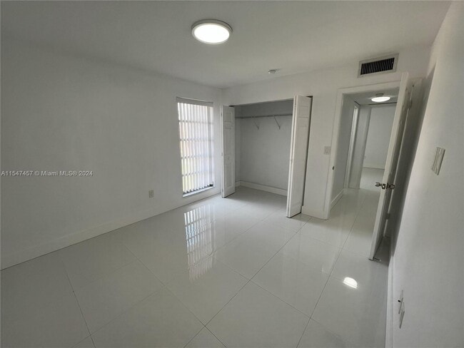 Building Photo - 9445 SW 76th St