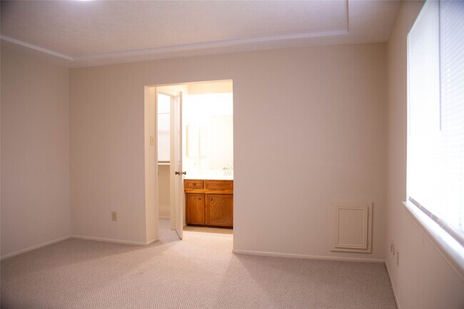 Building Photo - 13214 Ensley Wood Dr