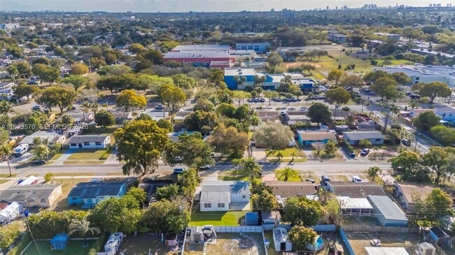 Building Photo - 1130 N 70th Ave