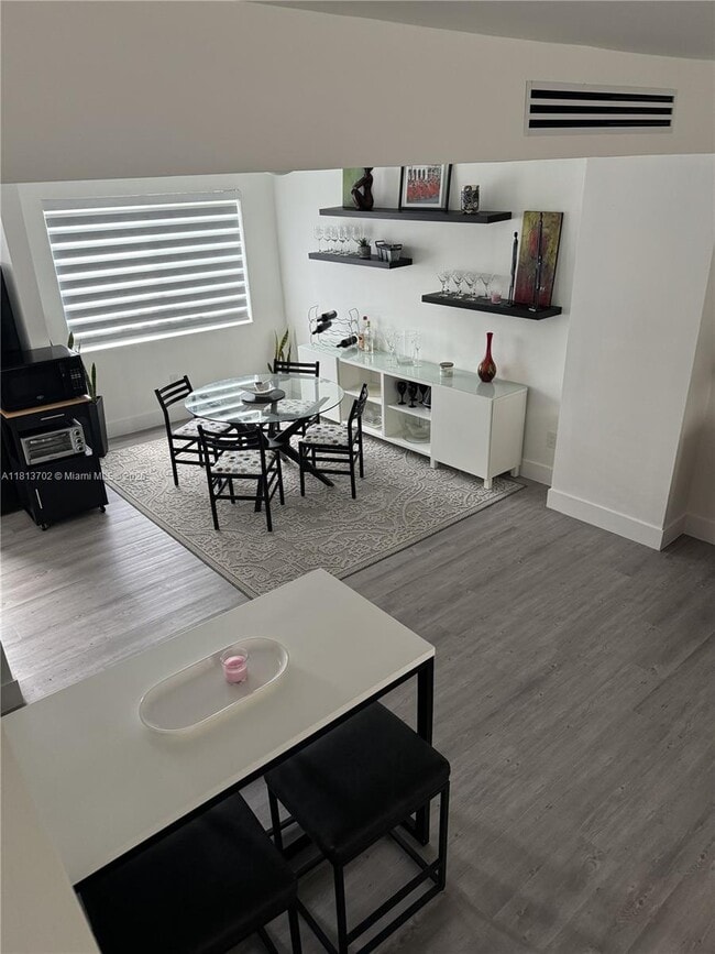 Building Photo - 8956 Collins Ave