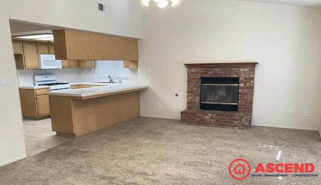 Building Photo - Spacious 3 Bedroom Home with Fireplace & Garage in Northwest Bakersfield