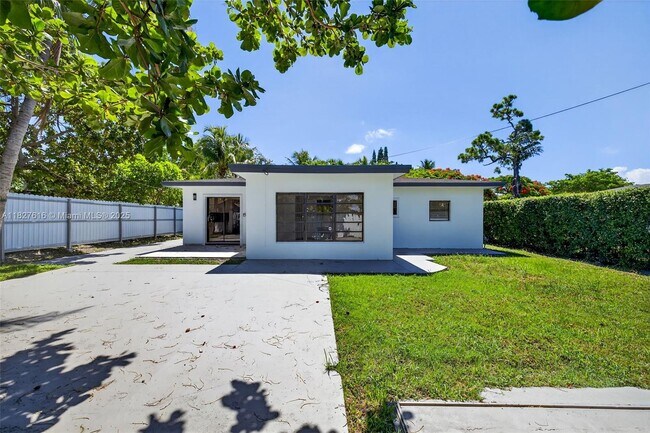 Building Photo - 17150 NE 18th Ave