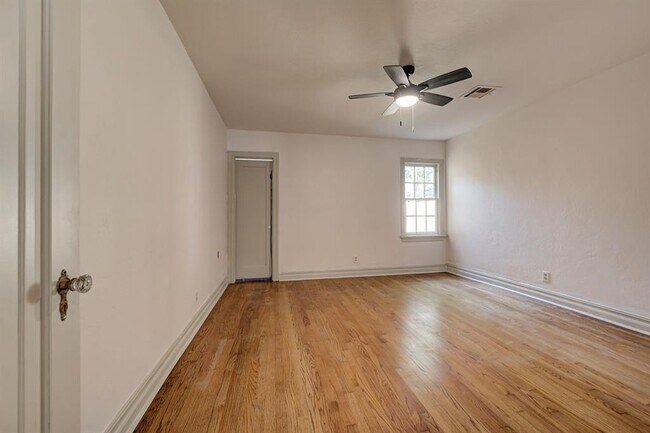 Building Photo - 2324 NW 28th St