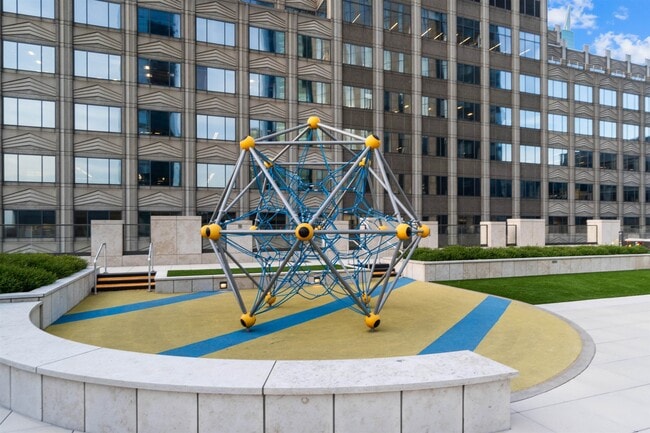 Building Photo - 99 Hudson St