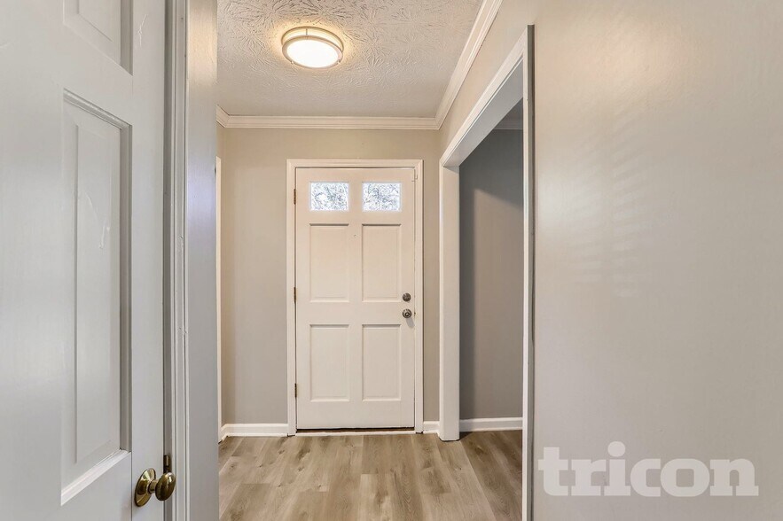 Building Photo - 4809 Glenwhite Dr