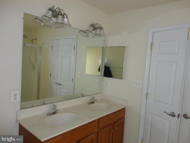 Building Photo - 24656 Kings Canyon Square