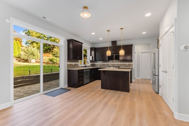 Building Photo - 11722 NE 112th St