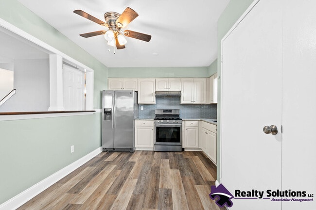 Building Photo - 1018 Harbour Dr