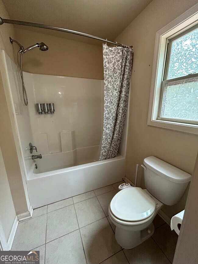 Building Photo - 1240 Apple Blossom Dr