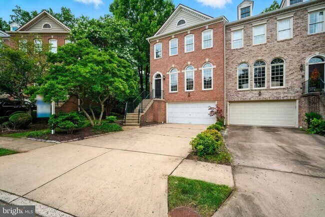 Building Photo - 10189 Castlewood Ln