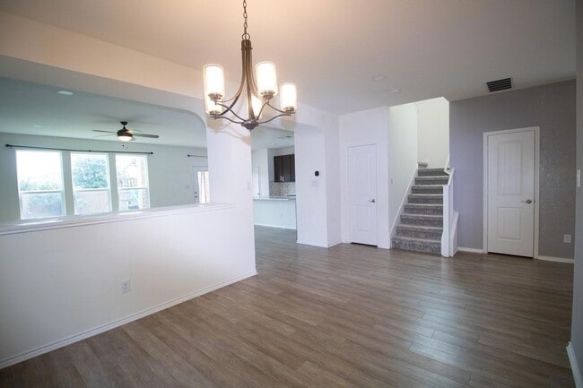 Building Photo - 2105 Ebony Dove St