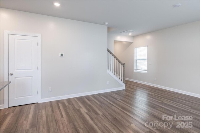 Building Photo - 2117 Morgan Hls Dr