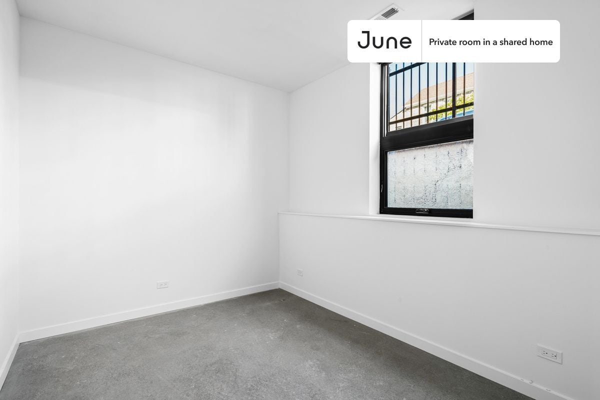 Building Photo - Room in Shared 4 bed/3.5 bath home