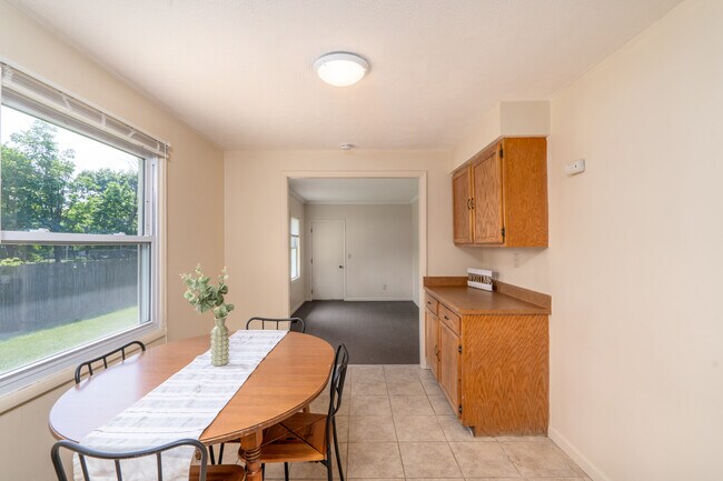 Building Photo - 2 Rorbach Ln