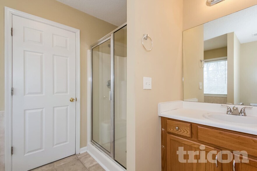 Building Photo - 500 Devcon Ln