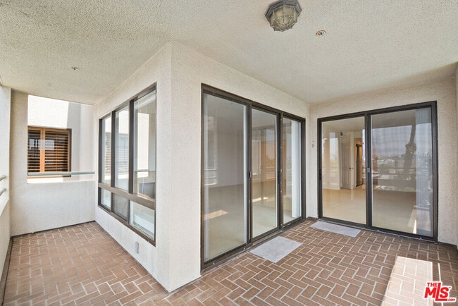 Building Photo - 122 Ocean Park Blvd