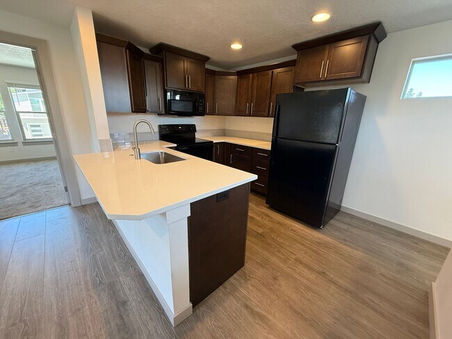 Building Photo - 79 NE Cessna Dr
