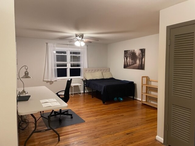 Living room - 1010 Scott Blvd