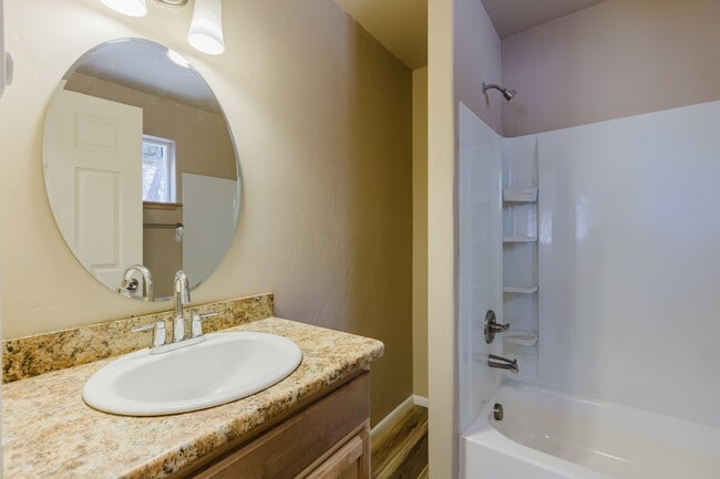 Building Photo - 337A Brookhill Dr