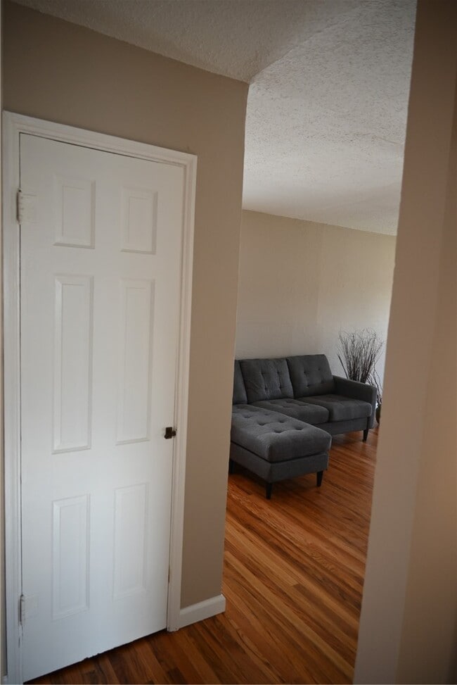 Building Photo - 9510 Lydell Dr