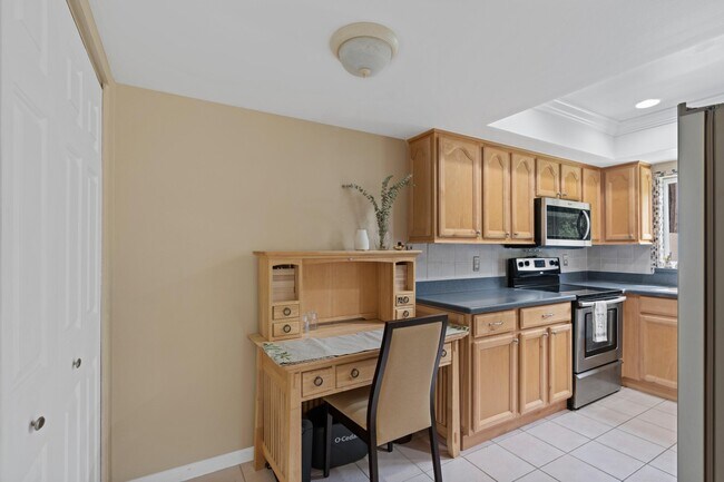 Building Photo - 3130 Kingswood Terrace