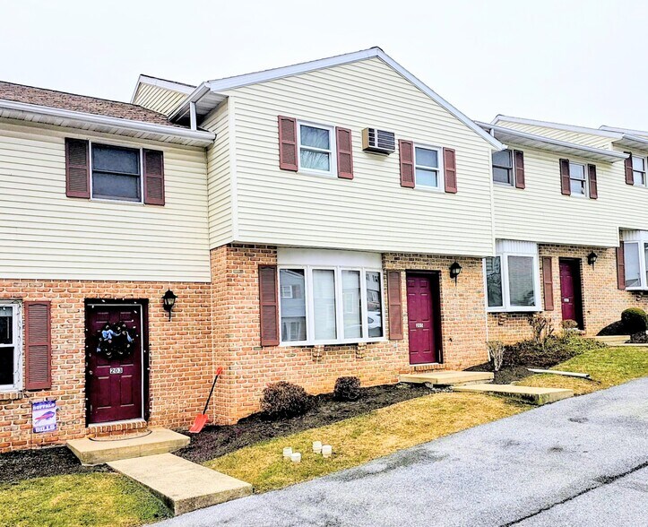 Building Photo - 205 Riverview Dr