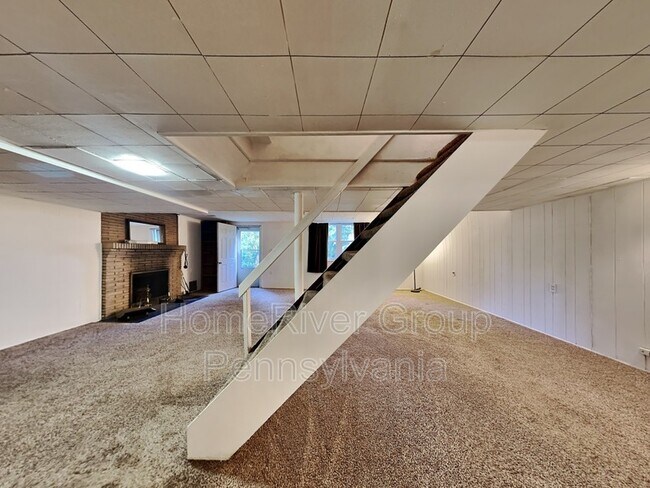 Building Photo - 1962 Shady Oak Dr