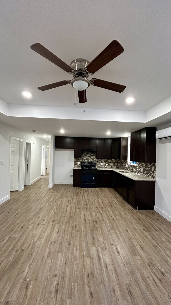 Building Photo - 7130 Shawnee Cir