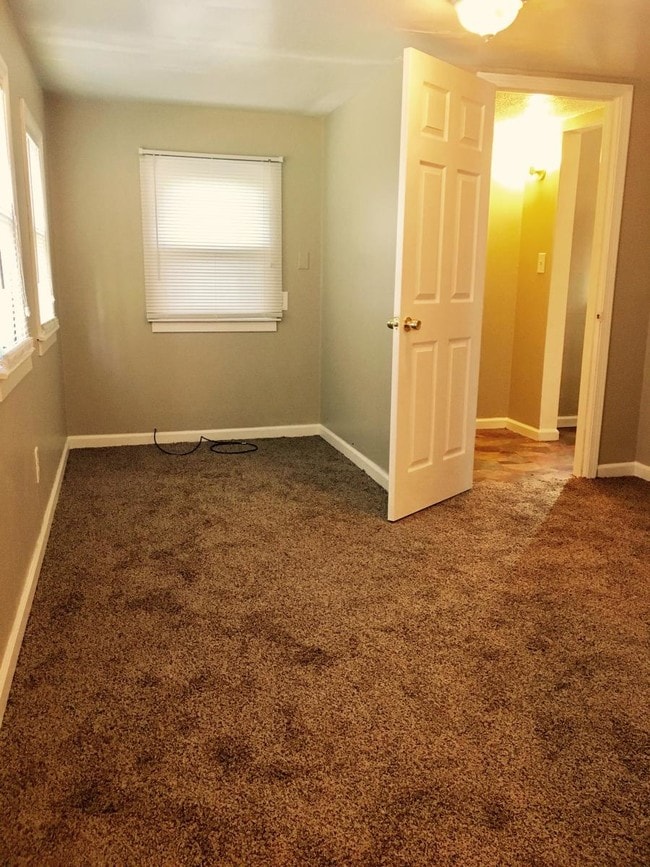 Building Photo - 4022 E 68th Terrace