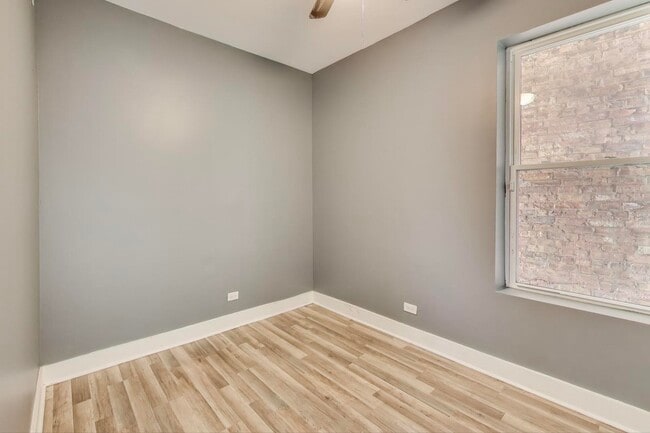 Building Photo - 6624 S Rhodes Ave