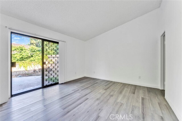 Building Photo - 9764 Huntington Dr