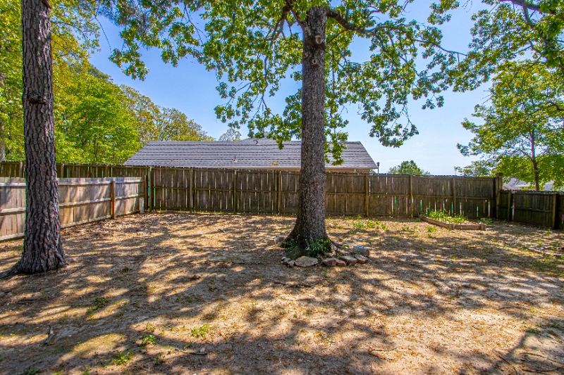 Building Photo - 3320 Henson Pl