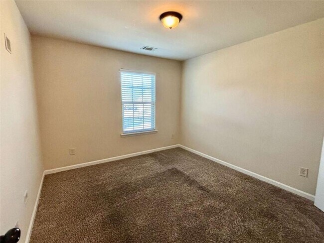 Building Photo - 2723 Morgan Glen Rd NE